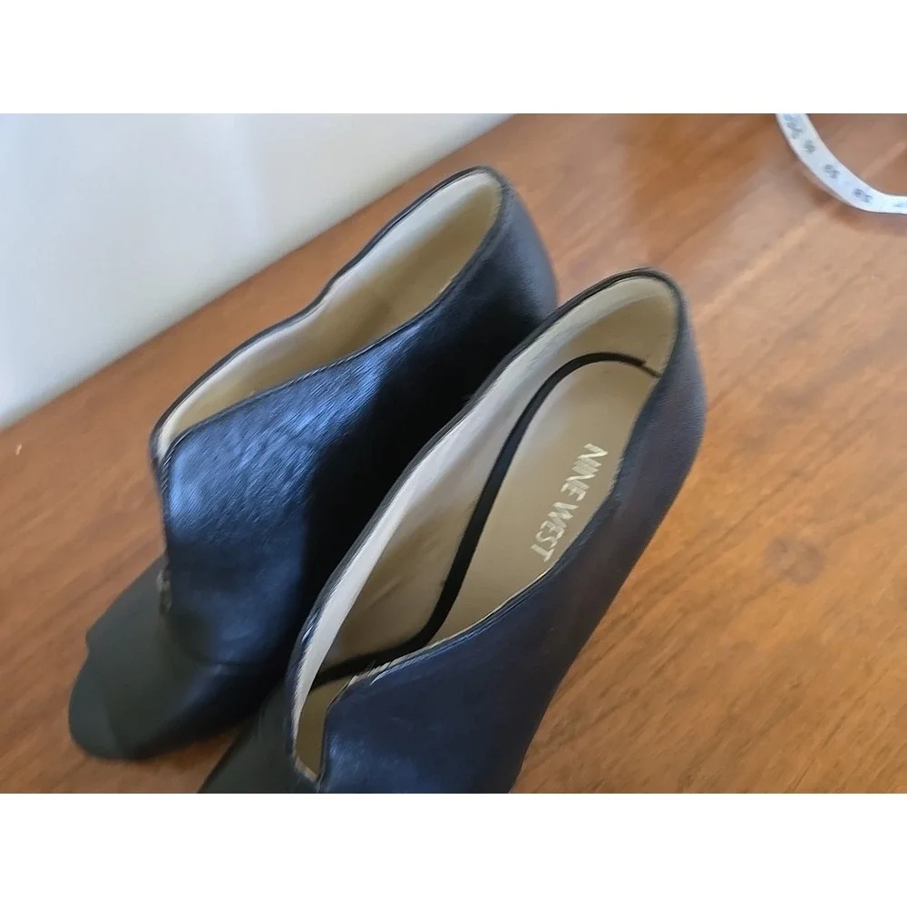 NINE WEST Artissa Black Leather Peep Toe Heels 9.5 Ankle Booties NW7ARTISSA